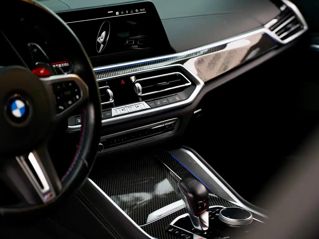 BMW X6 M 2023 — фото 14