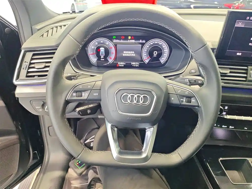 Audi Q5L 2023 — фото 7