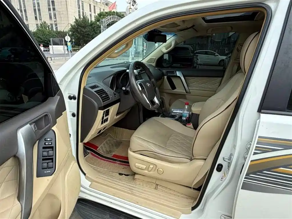 Toyota Prado 2013 — фото 11