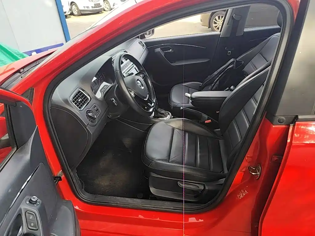 Volkswagen Polo 2015 — фото 16