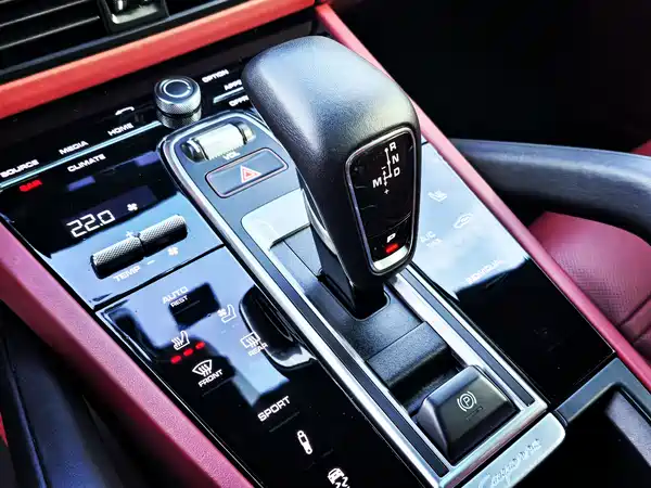 Porsche Cayenne 2023