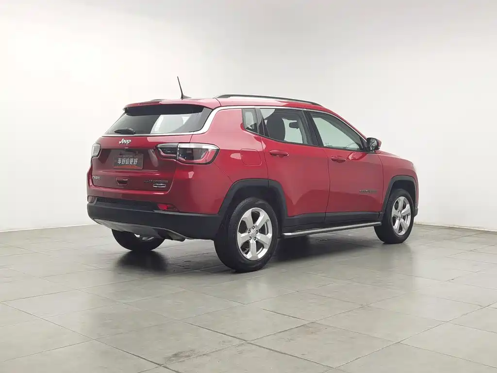 Jeep Compass 2018 — фото 2