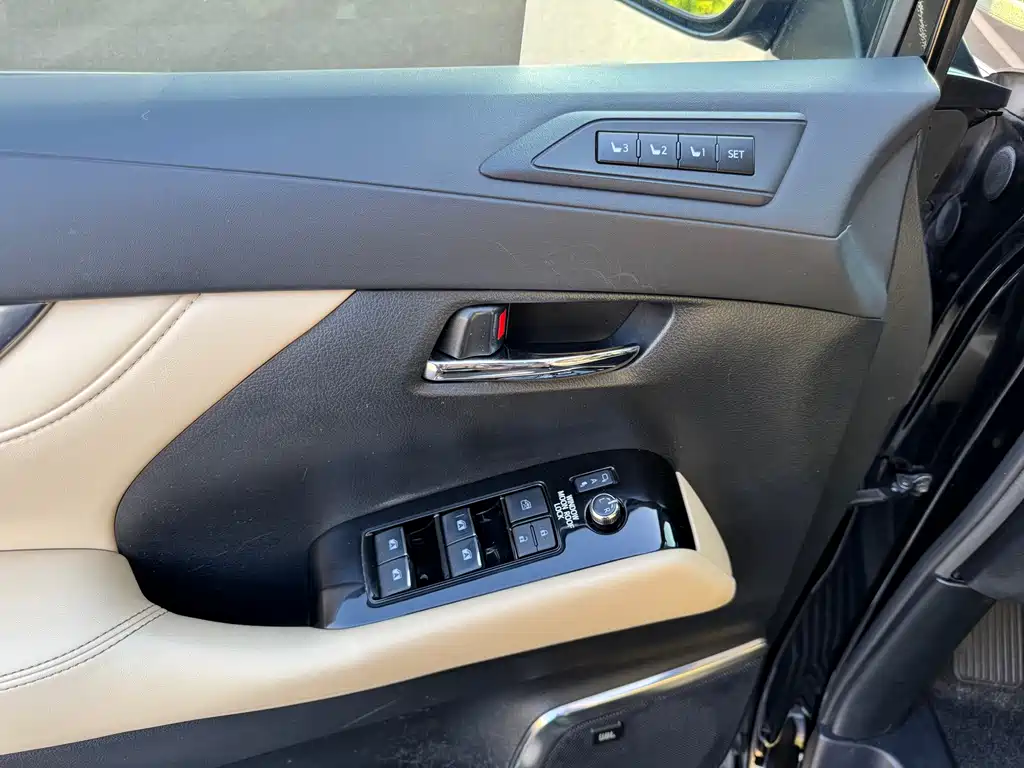 Toyota Alphard 2019 — фото 12