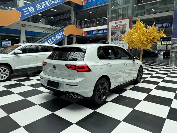 Volkswagen Golf 2022