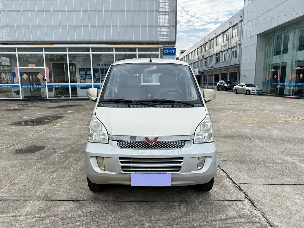Wuling Rongguang 2014