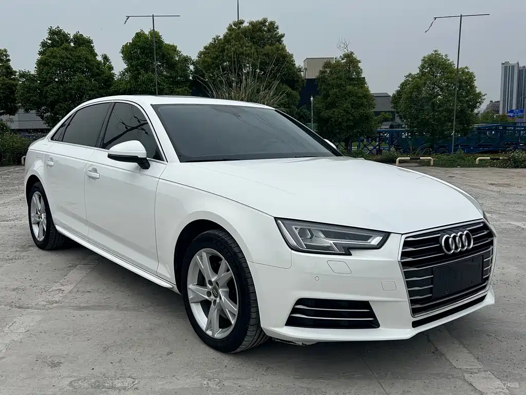 Audi A4L 2017 — фото 3
