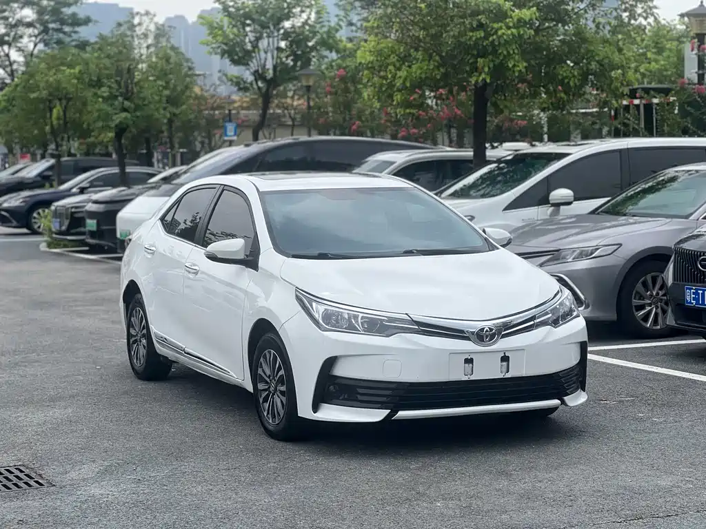 Toyota Corolla 2018 — фото 3