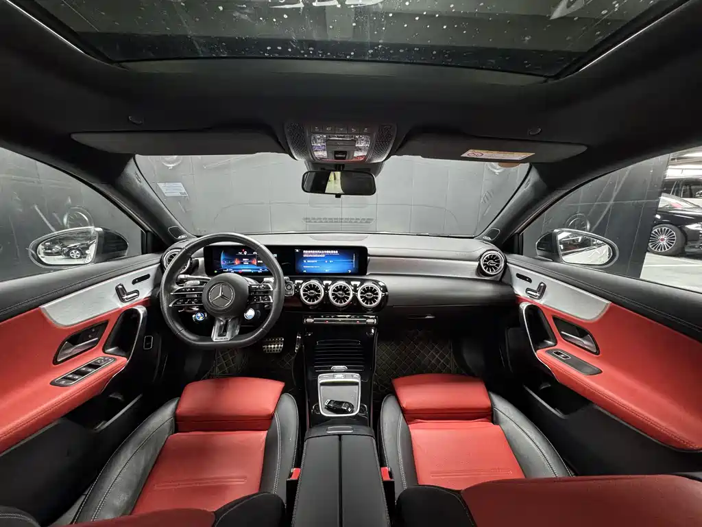 Mercedes-Benz A-Class AMG 2025 — фото 9