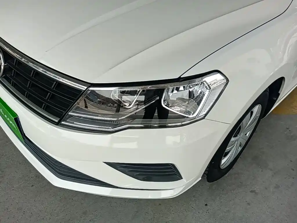 Volkswagen Jetta 2017 — фото 24