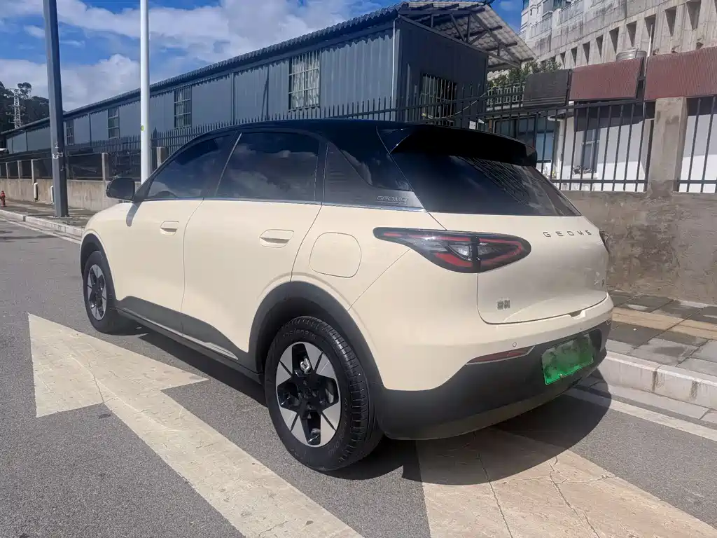 Geely Galaxy Starwish 2024 — фото 11