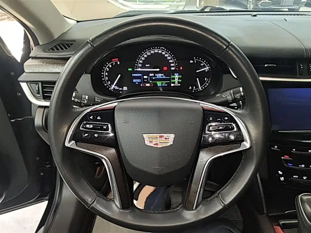 Cadillac XTS 2019 — фото 11