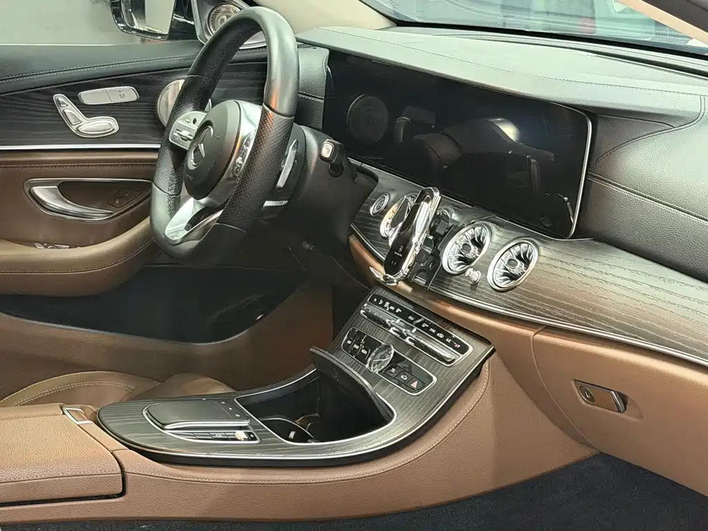 Mercedes-Benz E-Class 2019 — фото 14