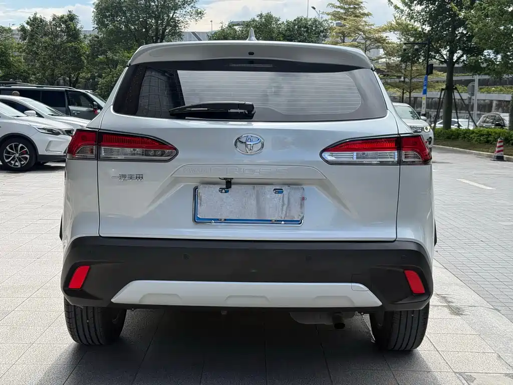 Toyota Corolla Cross 2023 — фото 4