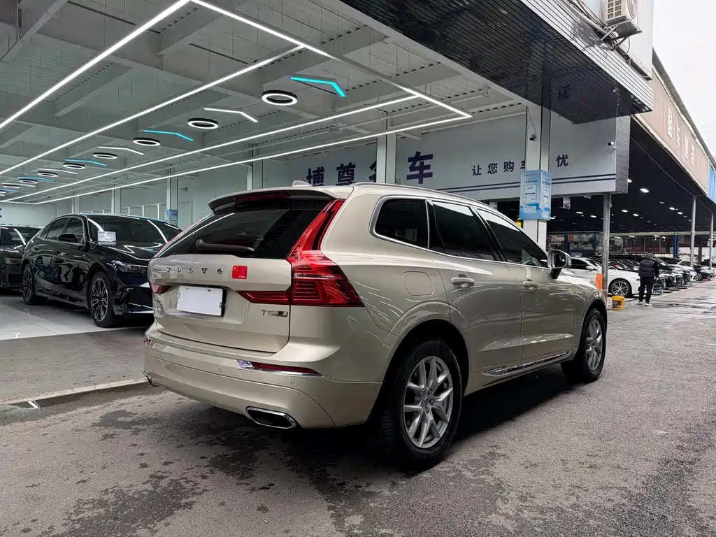 Volvo XC60 2020 — фото 23