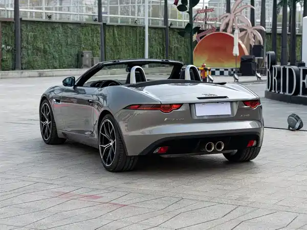 Jaguar F-TYPE 2018