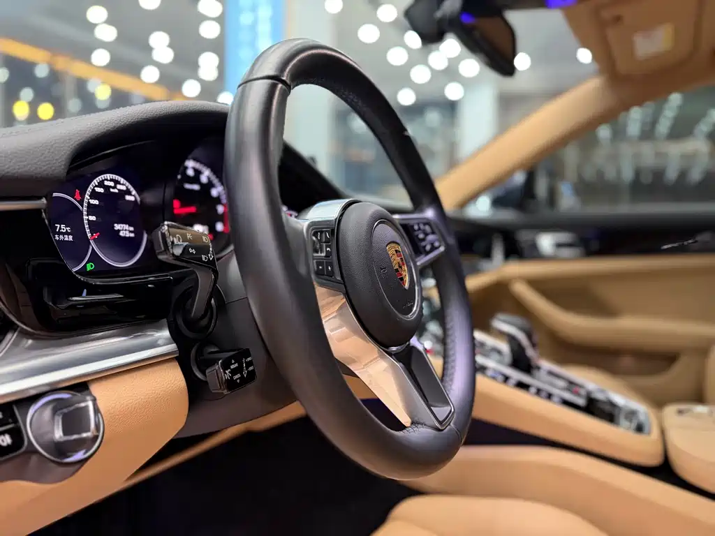 Porsche Panamera 2018 — фото 17