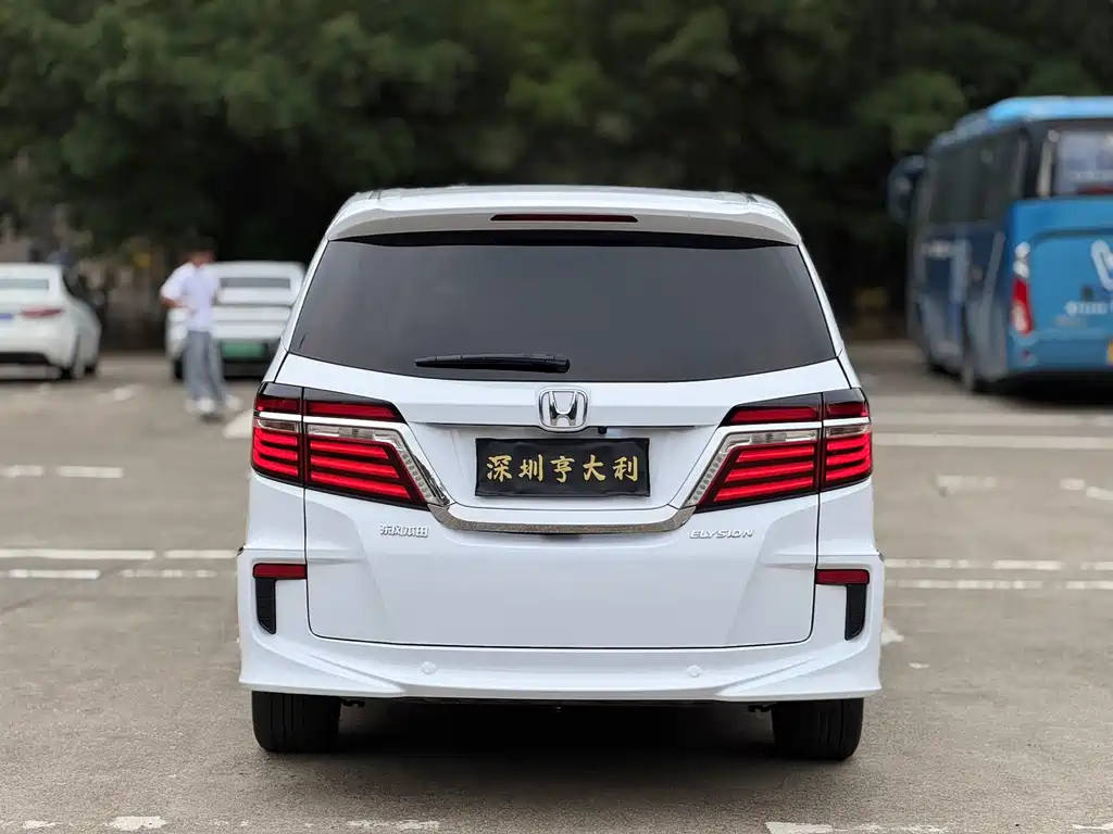 Honda Elysion 2019 — фото 16