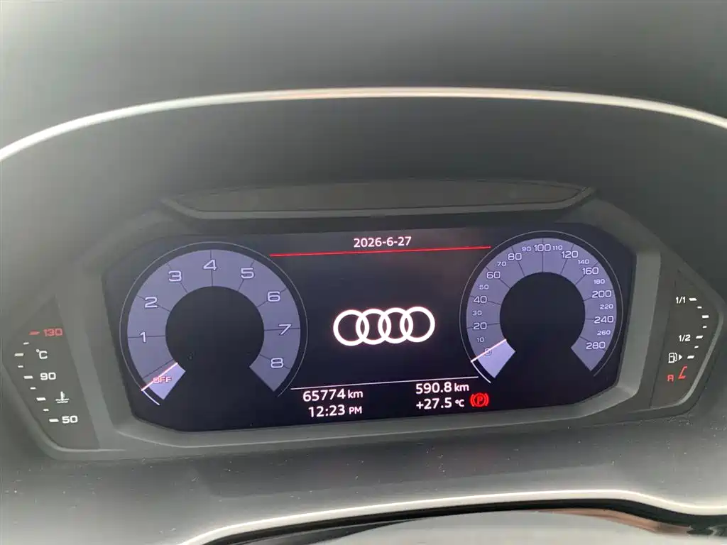 Audi Q3 2020 — фото 11