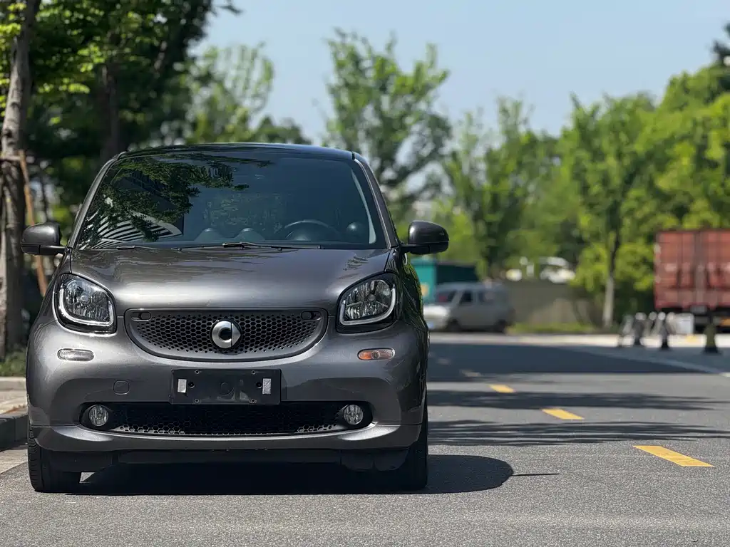 smart Fortwo 2018 — фото 3
