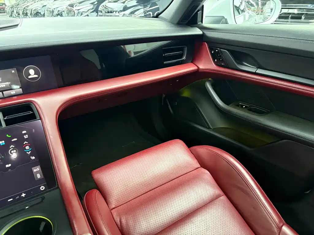 Porsche Taycan 2020 — фото 10