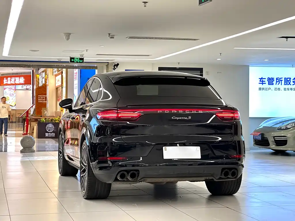 Porsche Cayenne 2023
