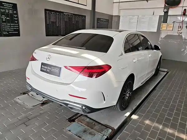 Mercedes-Benz C-Class 2025