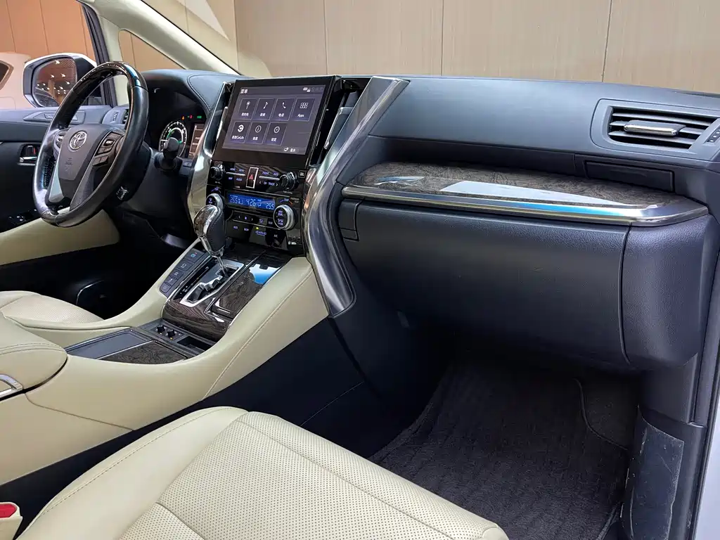 Toyota Alphard 2020 — фото 6