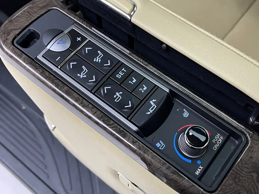Toyota Alphard 2020 — фото 9