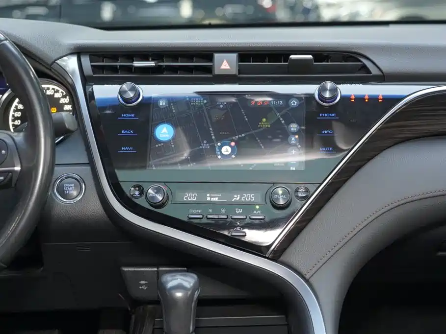 Toyota Camry 2020 — фото 18