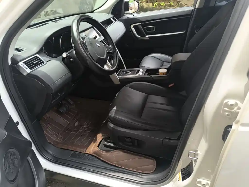 Land Rover Discovery Sport 2017 — фото 15