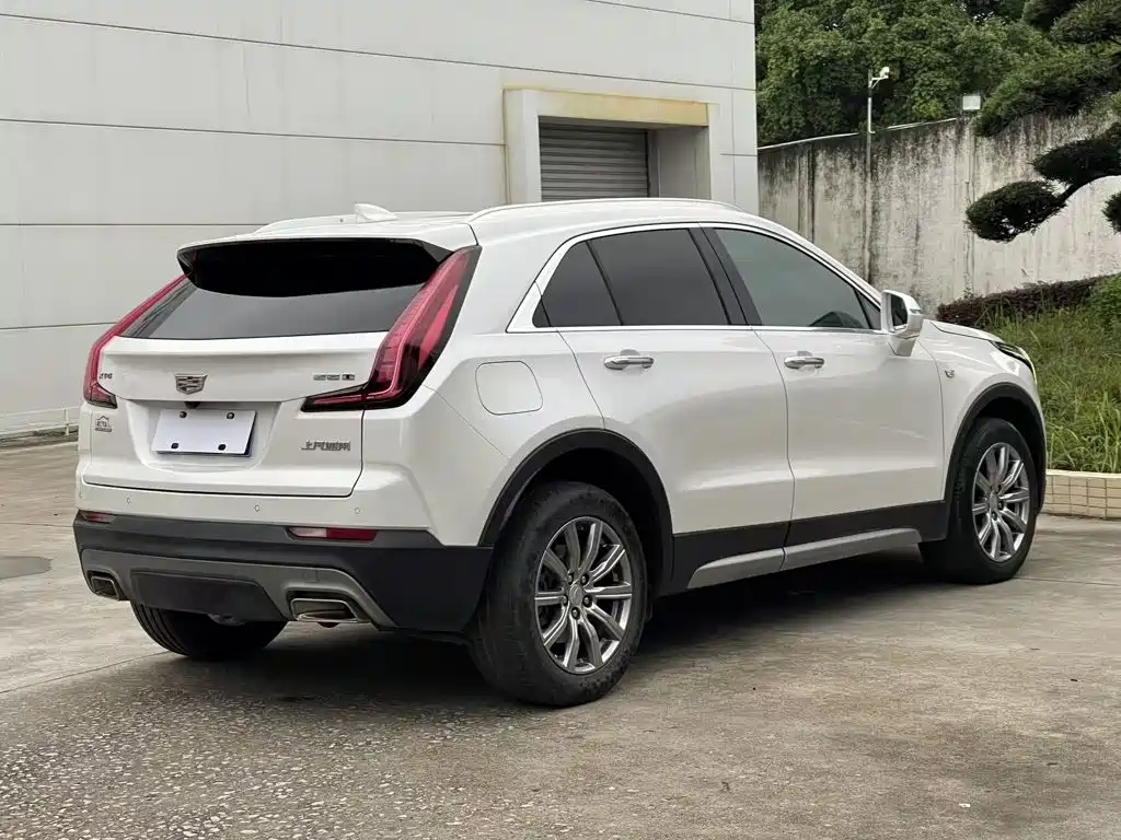 Cadillac XT4 2021 — фото 8