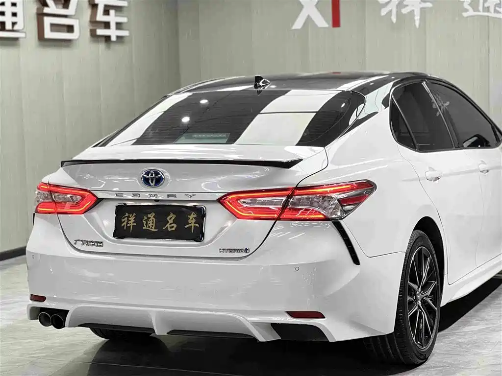 Toyota Camry 2021 — фото 13