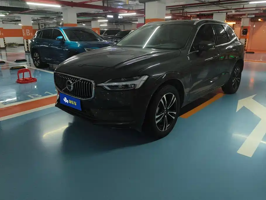 Volvo XC60 2019 — фото 1