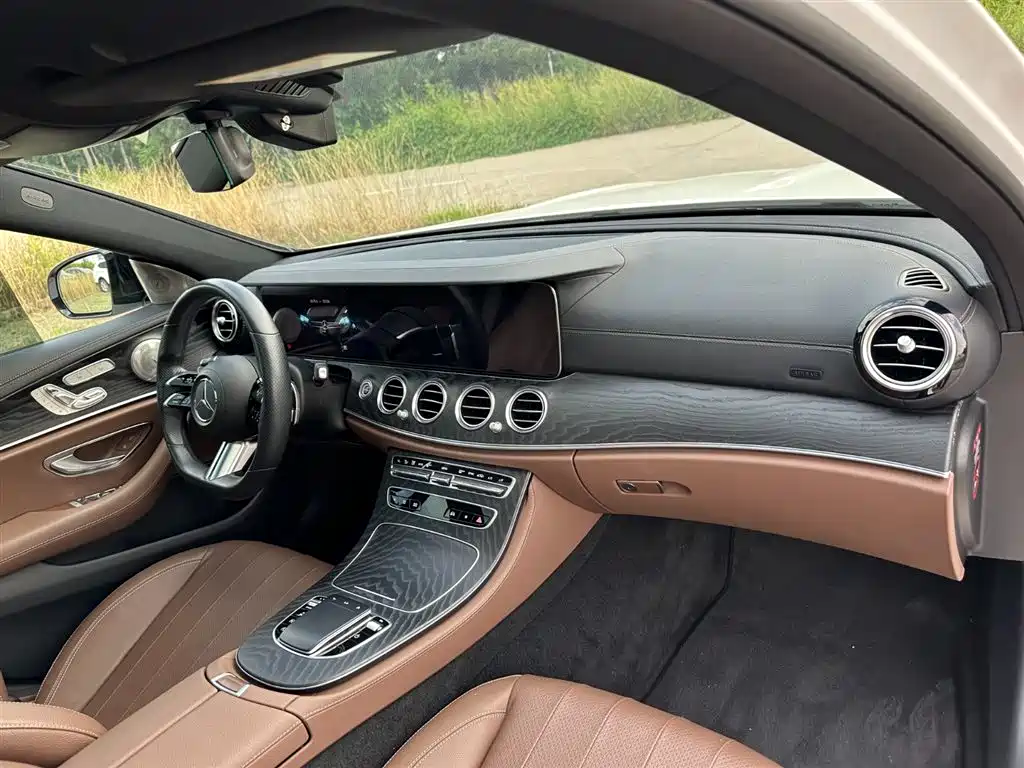 Mercedes-Benz E-Class 2021 — фото 15