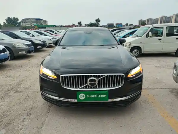 Volvo S90 2023