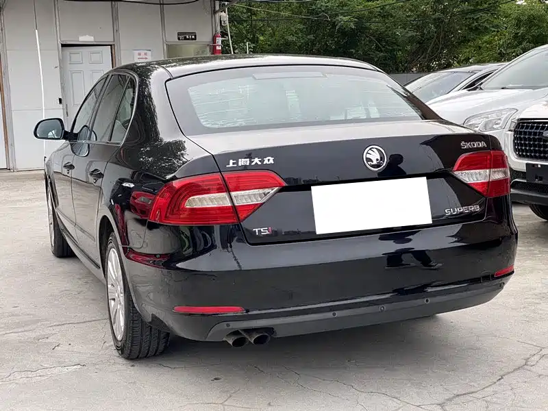 Skoda Superb 2015 — фото 12