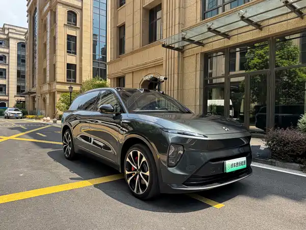 NIO ES8 2023