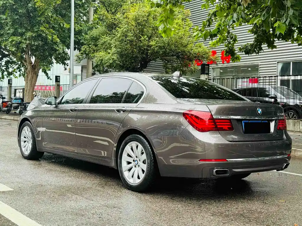 BMW 7 Series 2013 — фото 2