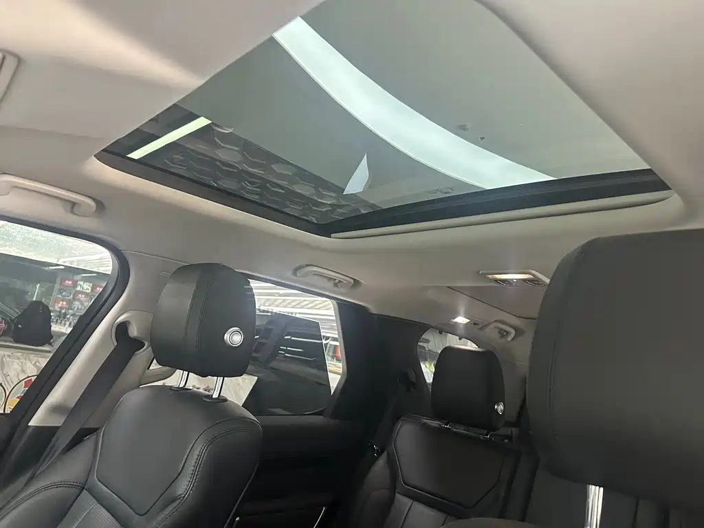 Land Rover Discovery 2017 — фото 19