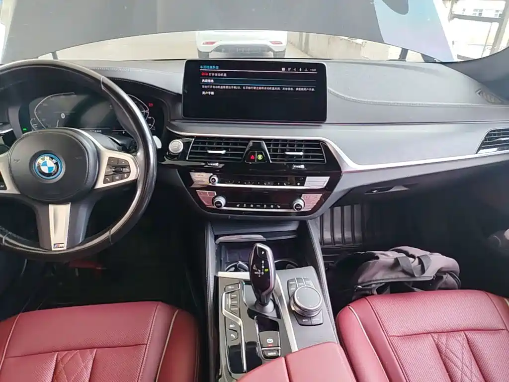 BMW 5 Series New Energy 2022 — фото 13