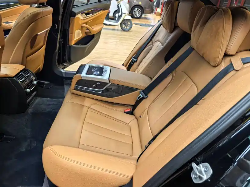 BMW 5 Series 2020 — фото 15