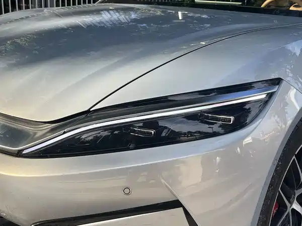 BYD Han L 2025