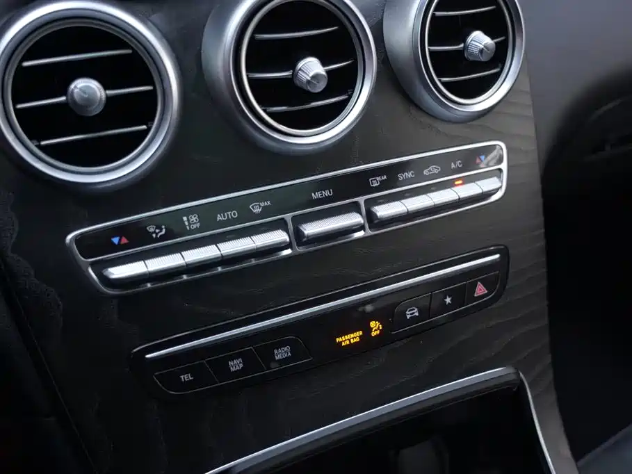 Mercedes-Benz GLC AMG 2022 — фото 15