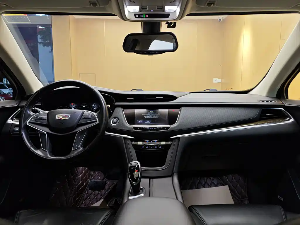 Cadillac XT5 2018 — фото 21