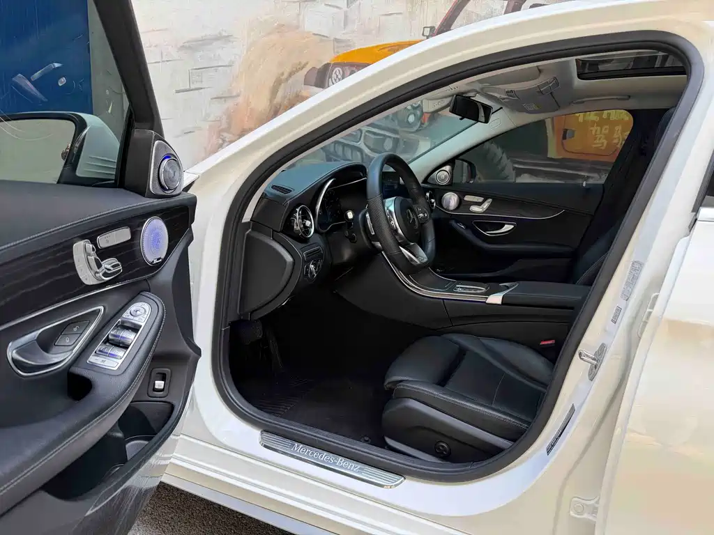 Mercedes-Benz C-Class 2020