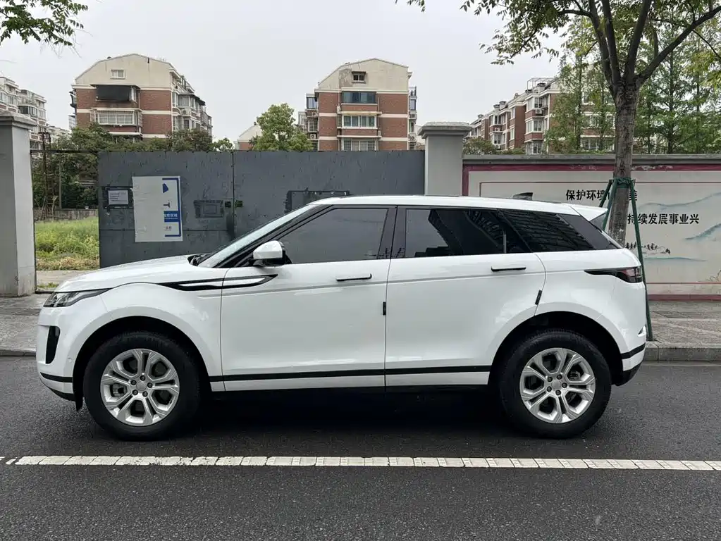 Land Rover Evoque 2021 — фото 17