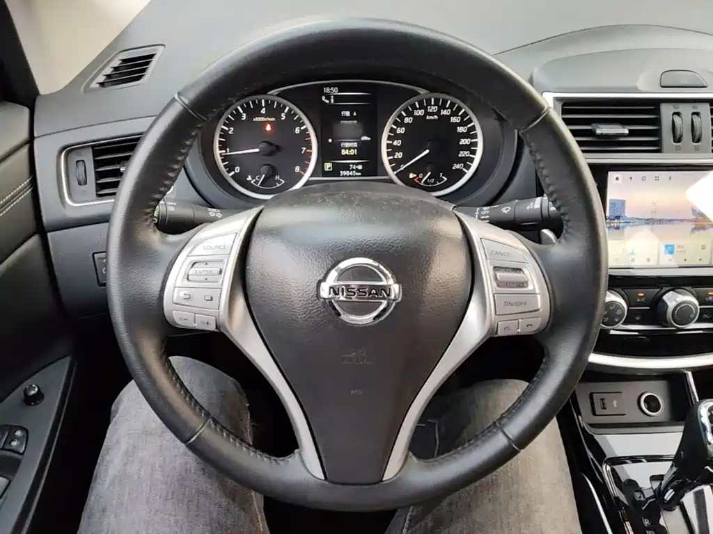 Nissan Tiida 2020 — фото 17