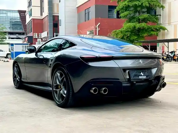 Ferrari Roma 2021