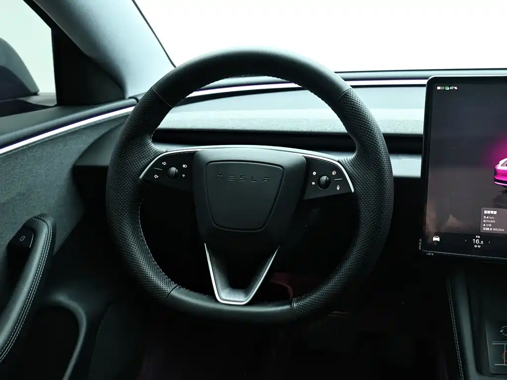 Tesla Model 3 2024 — фото 17