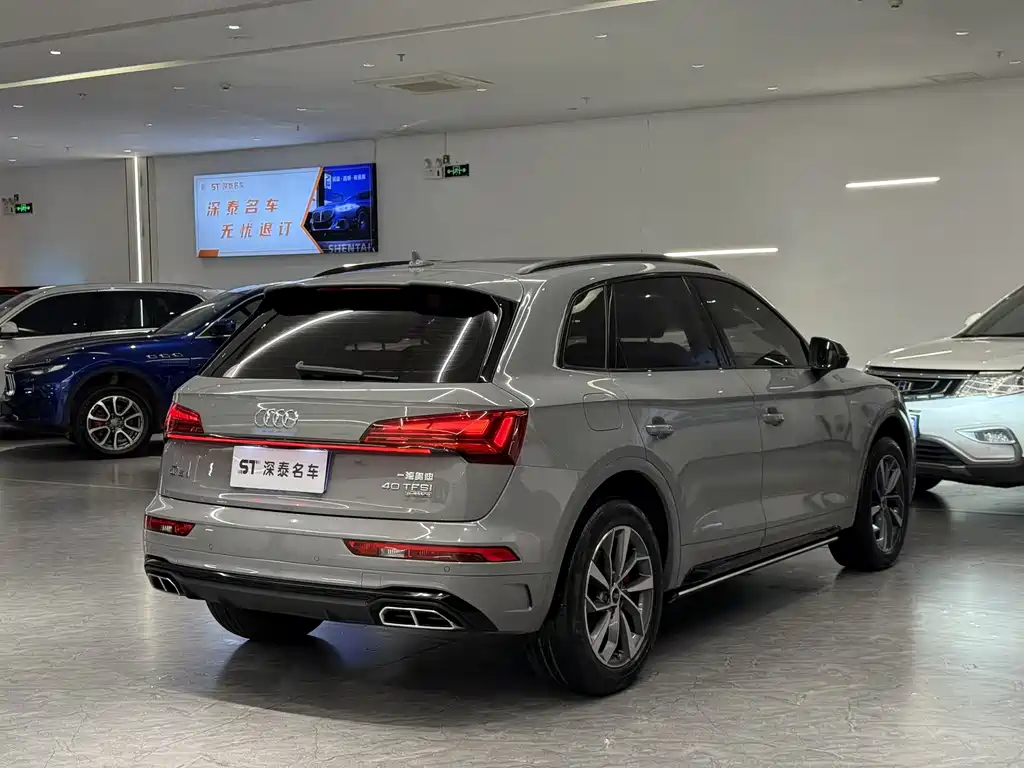 Audi Q5L 2025 — фото 12